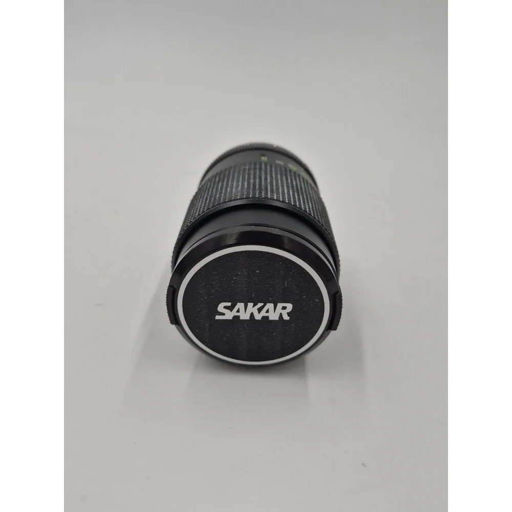Vintage SAKAR 135mm Manual Telephoto Lens. f2.8 Minolta MC Mount With Case